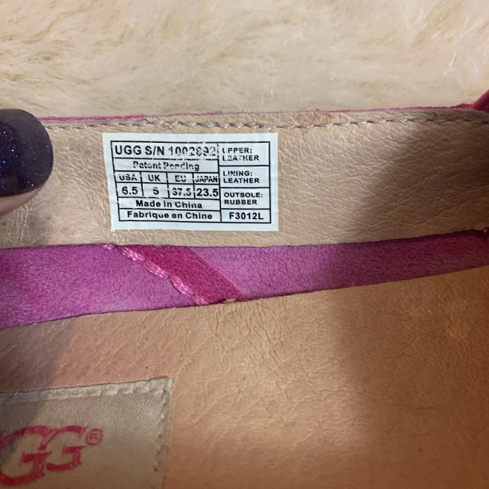 UGG Marah Moccasin in Fuschia size 6.5 - Picture 5 of 8